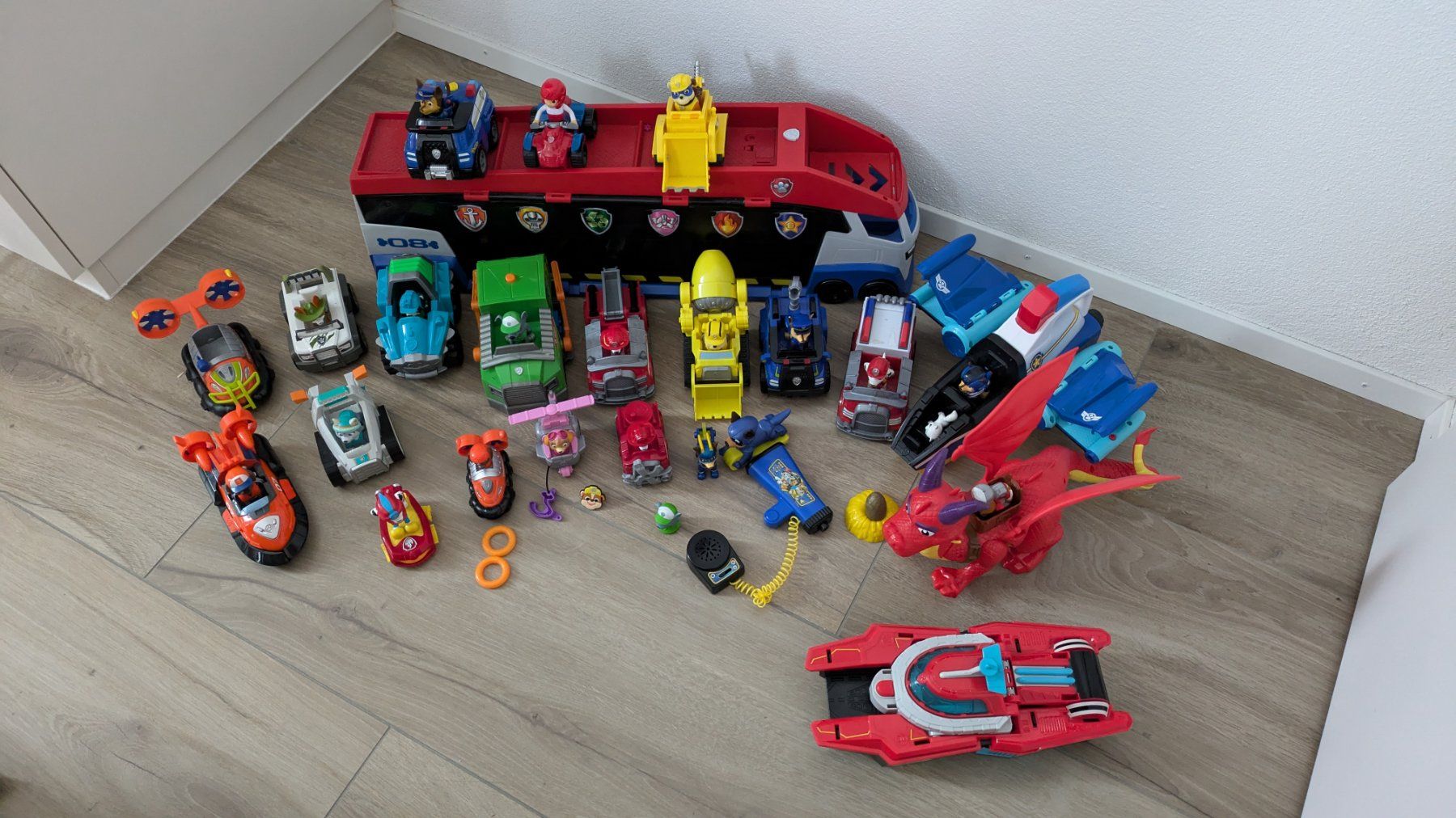 Hasbro Giocattoli: Riesiges Paw Patrol Set inkl. Patroller – Usato da Staufen venduto da Fleby84