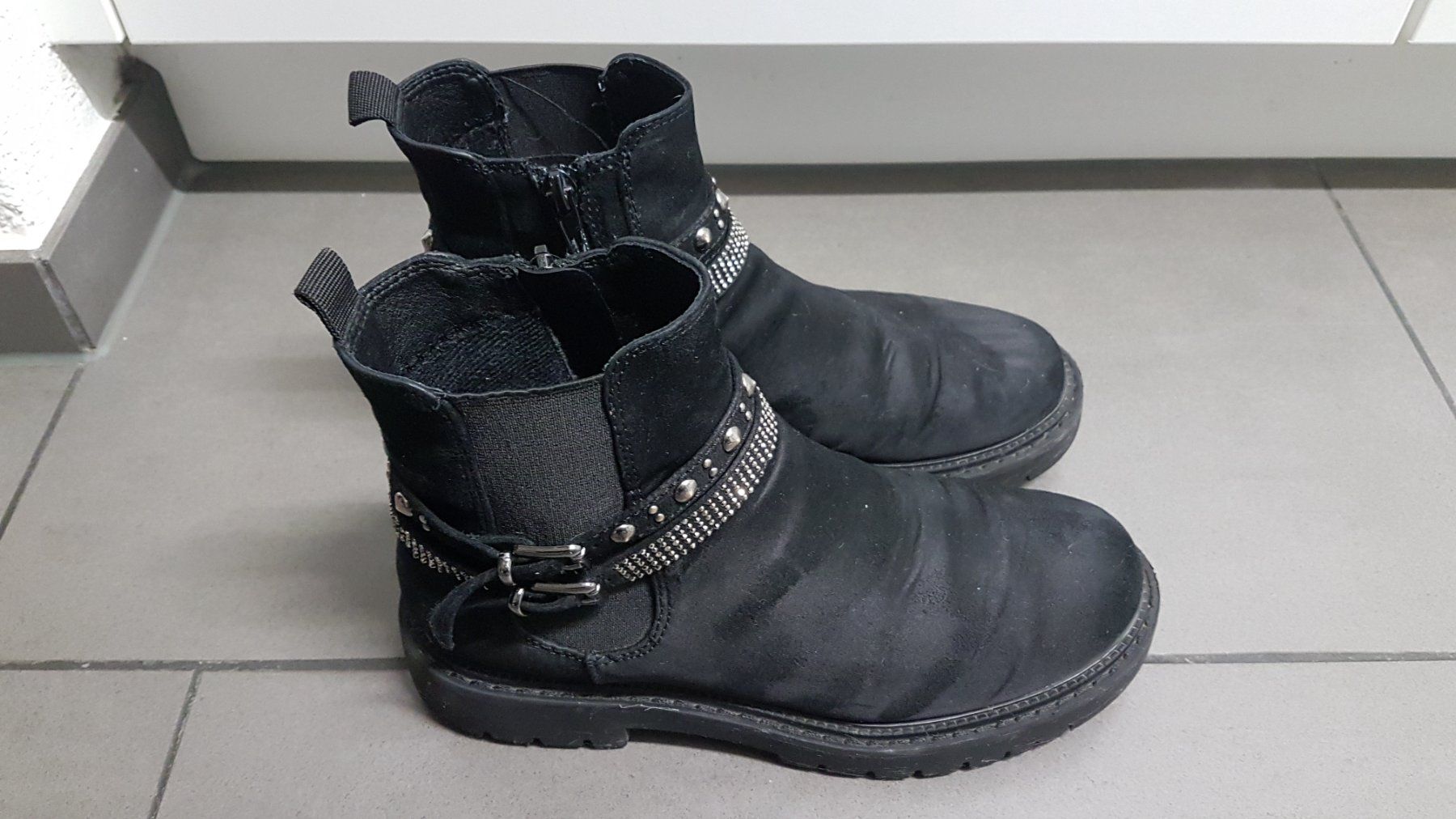 Scarpe per ragazze: Schuhe Mädchen Damen Grösse 37 – Usato da Fehraltorf venduto da 5798graf