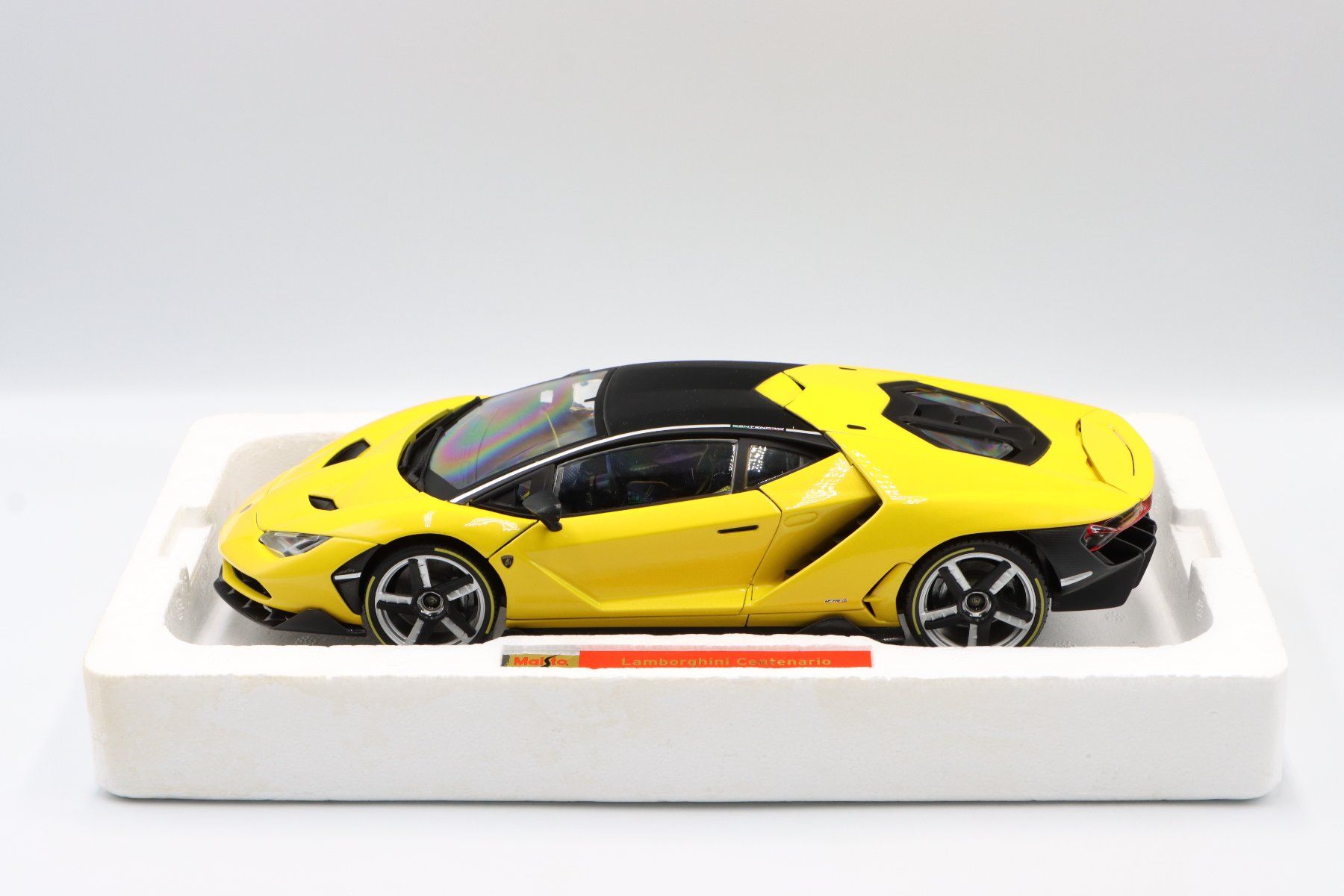 Lamborghini Modellini d'auto: Lamborghini Centenario 2016 1:18 Maisto Exclusive – Nuovo e nell'imballaggio originale da Bühl b.Aarberg venduto da modelldiecast 4