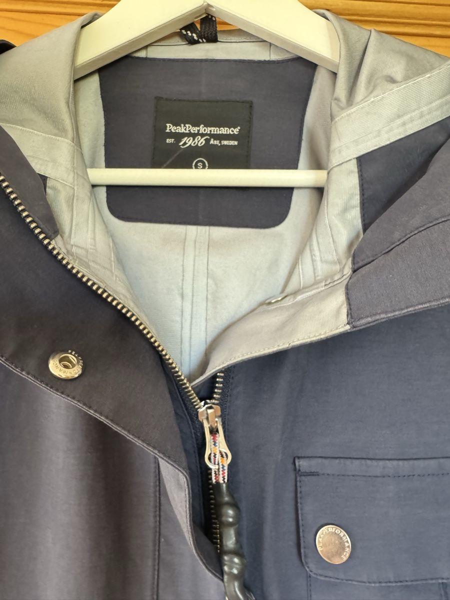 Peak Performance Giacche: Peak Performance Jacke, Gr. S Damen – Usato da Rotkreuz venduto da TR3B 2