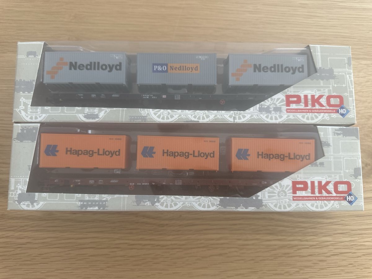 Piko Modelleisenbahnen: Piko H0-Güterwagen mit Container ab 29.- – Gebraucht aus Sennwald von HARO-Import