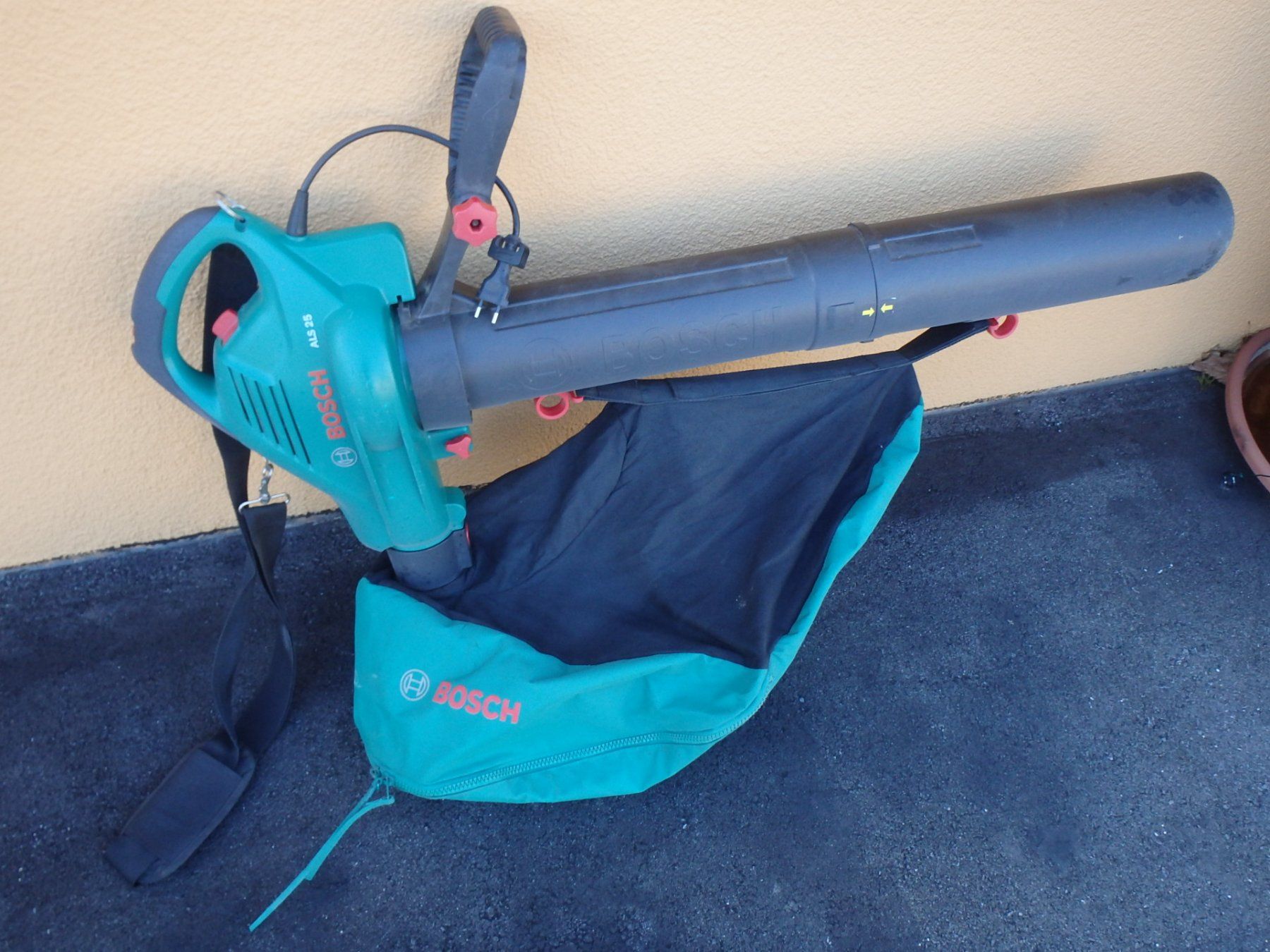 Bosch Soffiatori & Aspiratori per foglie: Laubsauger BOSCH – Usato da Bad Ragaz venduto da caduwa 2