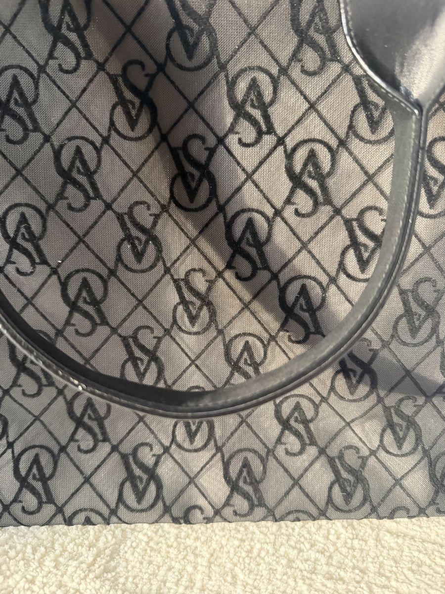 Victoria's Secret Sacs: Borsa Victoria's Secret con logo monogram e tracolla nuova – Neuf (Voir description) à Lugano par can_xdd8 5
