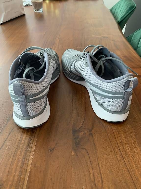 Scarpe da uomo: Nike Zoom Sneaker (43) – Usato da Wädenswil venduto da Volvic13 2