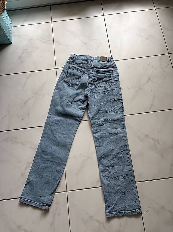 Jeans: Arizona Jeans  – Usato da Fahrwangen venduto da ste_v7sm