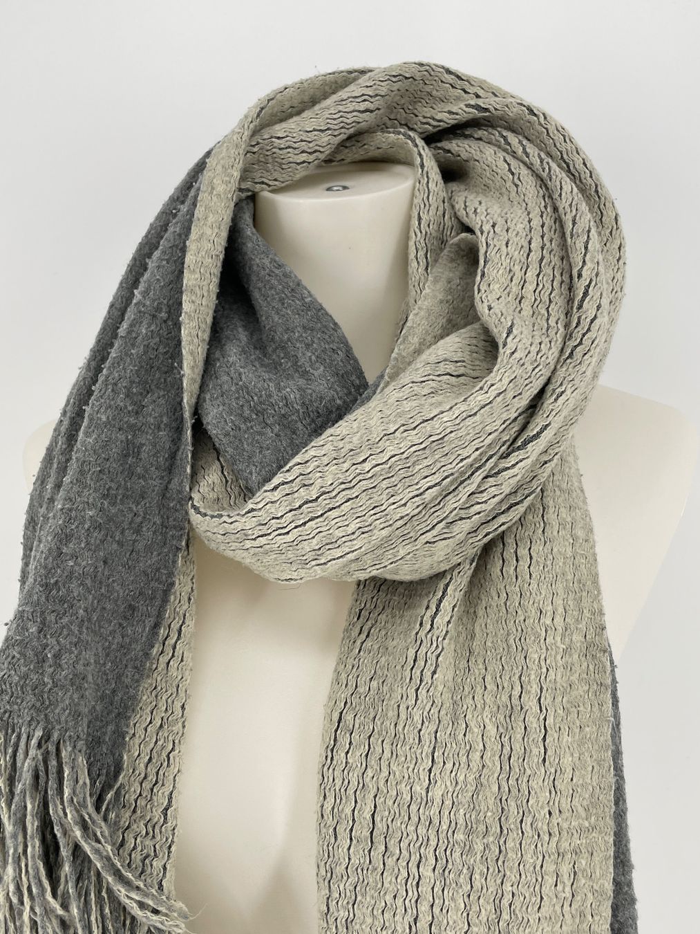 Foulards, Tücher & Schals: Schal – Gebraucht aus Auenstein von moin. 1