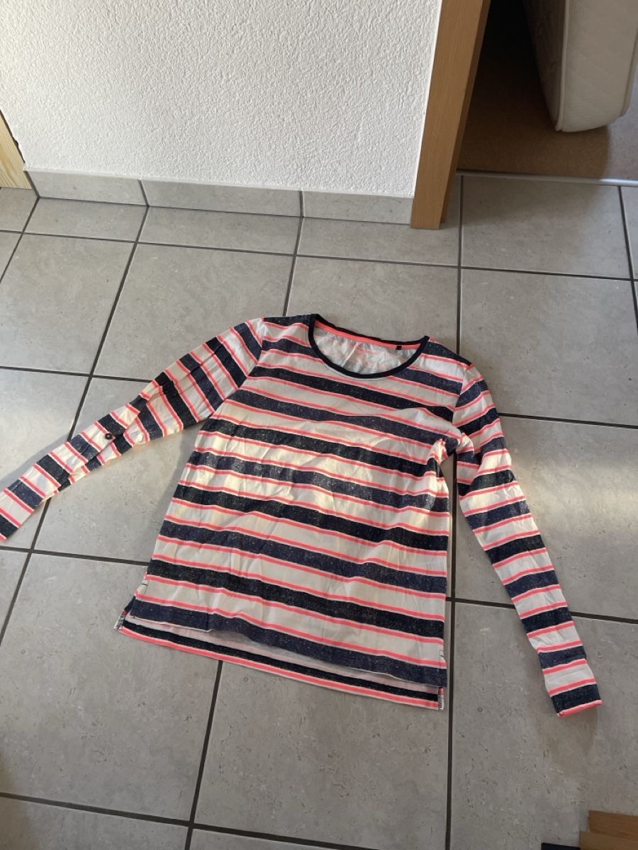 Camicette, T-shirt & Top: Neues schönes Langarm Shirt Gr M – Nuovo (secondo la descrizione) da Lostorf venduto da Luelostorf