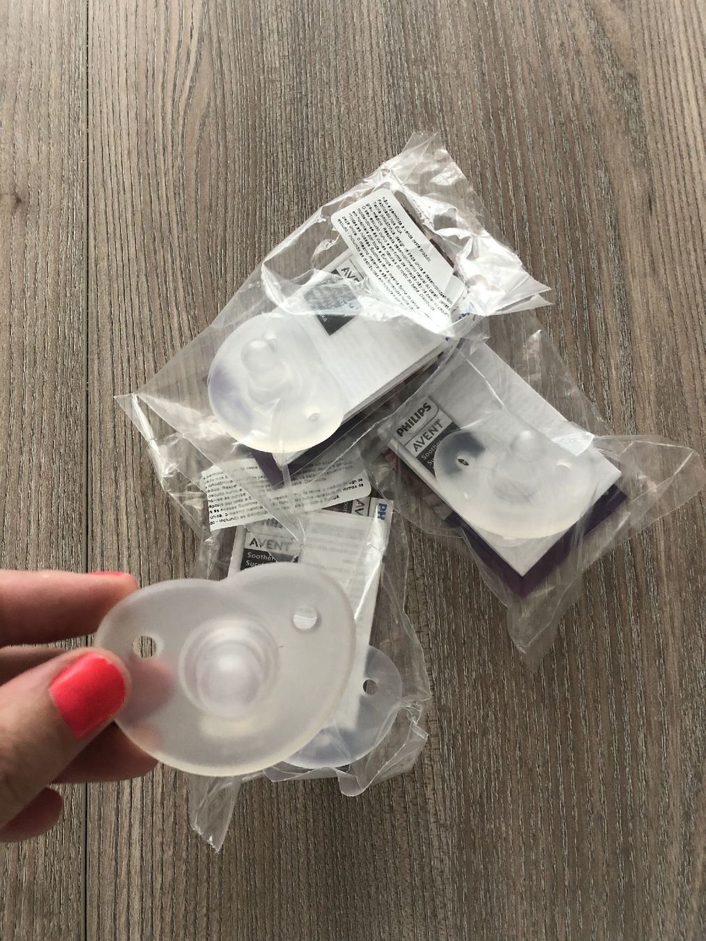 Avent Succhiotti & catenelle porta ciuccio: Lot de 4 lolettes 👶 – Nuovo e nell'imballaggio originale da Delémont venduto da Emi-98 2