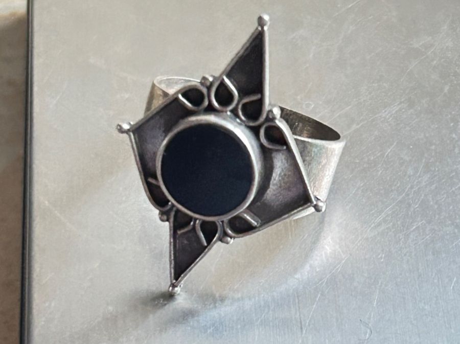 Onyx Anelli: Silberring mit Onyx Spitz (Grösse 59.5) – Usato da Laufen venduto da Bellavitaboom 9