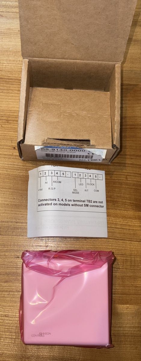Componenti elettronici: Johnson Controls Room Temp. active Sensor. Neu/ovp. – Nuovo e nell'imballaggio originale da Suhr venduto da Siwi 1