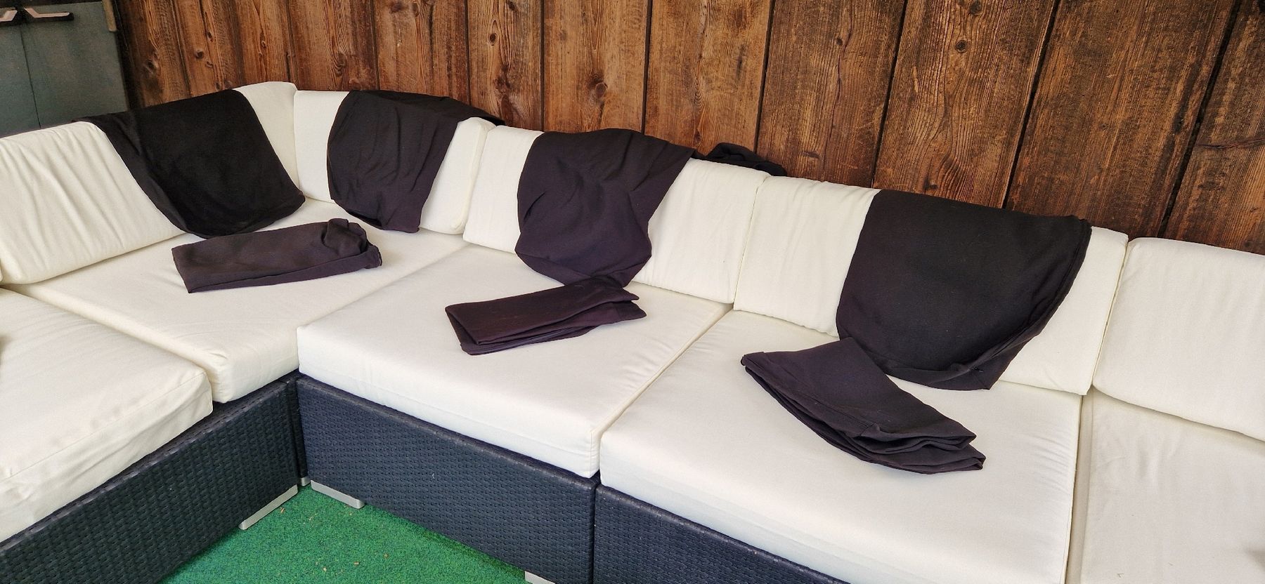 Divani: Neuwertige Rattanlounge mit Liege+Tisch – Usato da Oberentfelden venduto da Rstoller 2