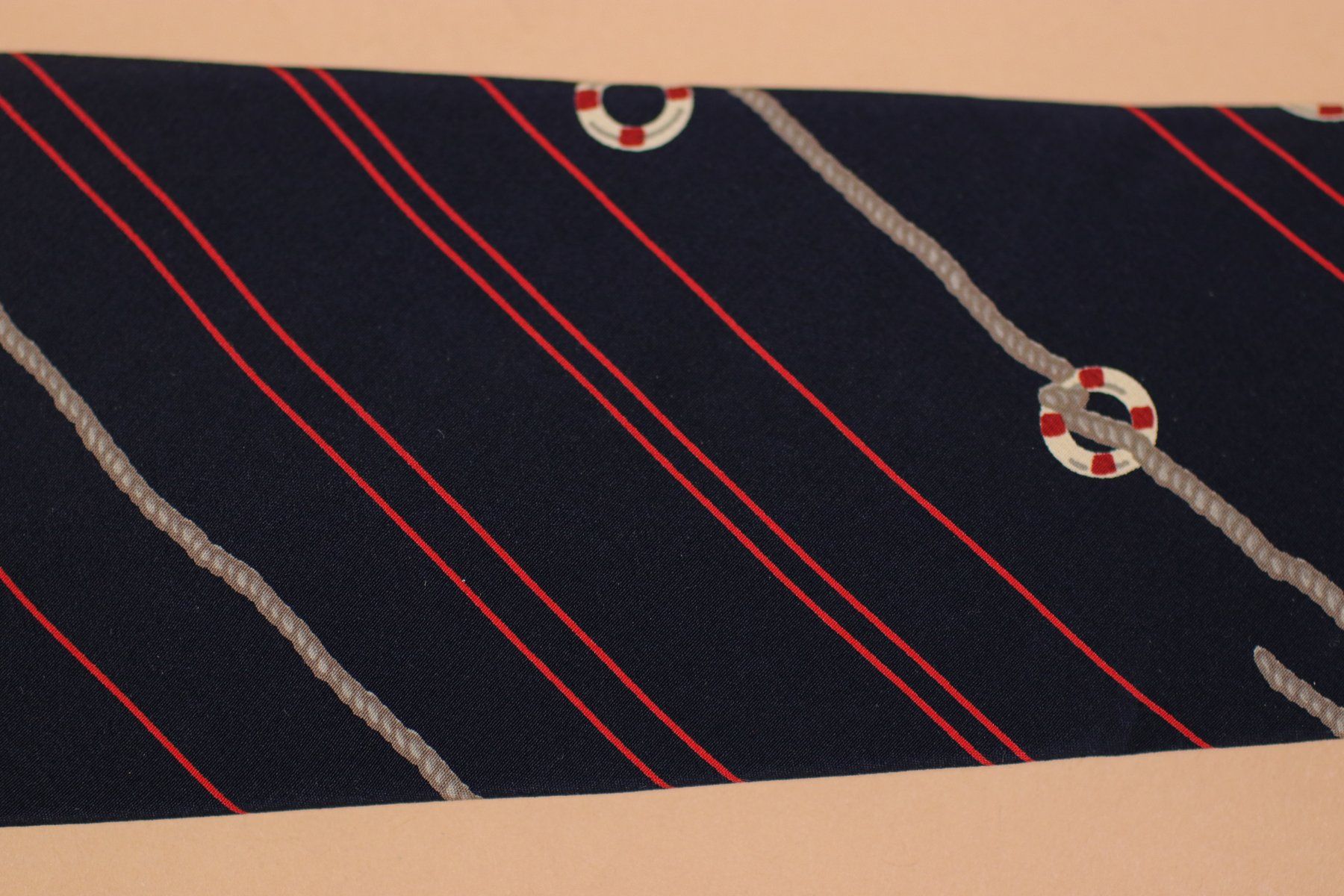 Celine Cravatte: Vintage Celine Silk Tie – Usato da Hombrechtikon venduto da BAZ-Vintage 1