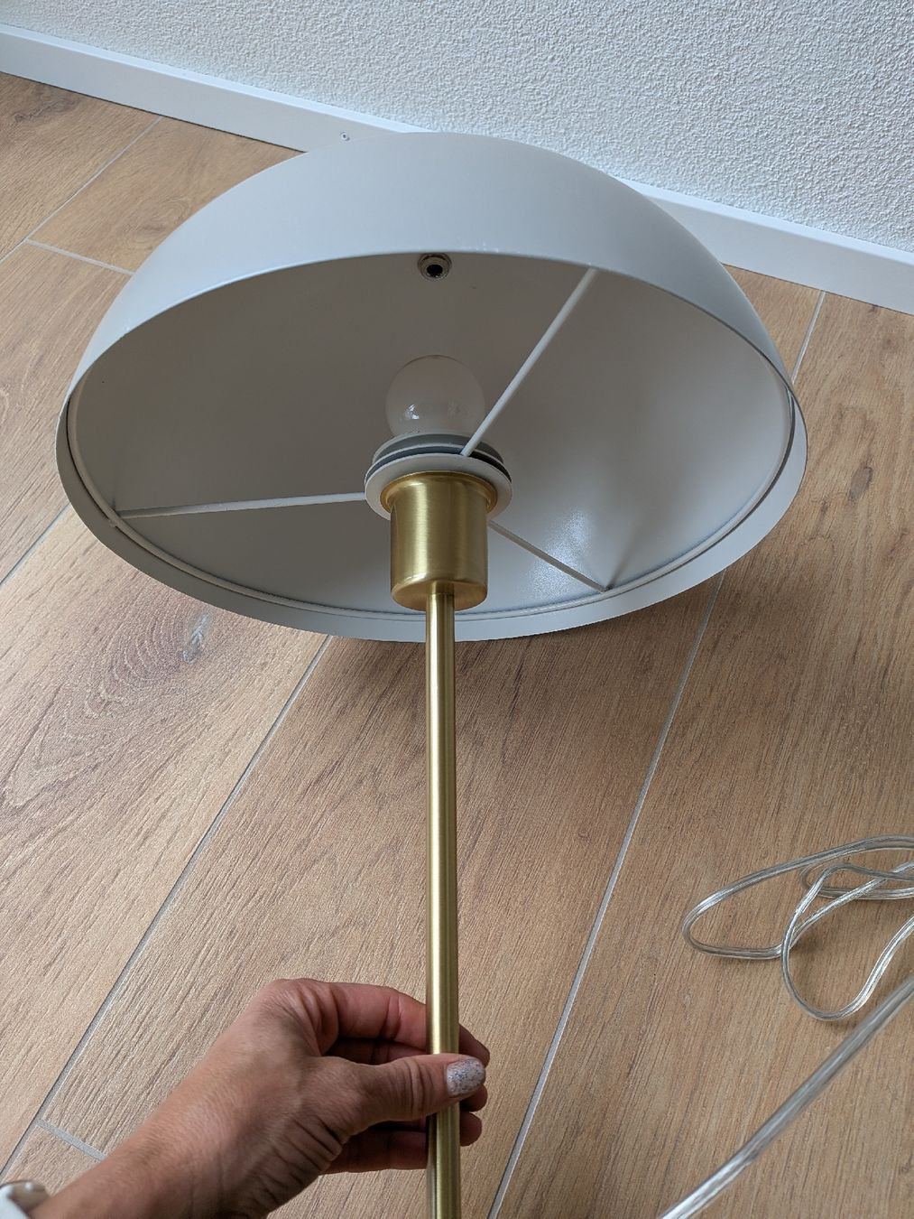 Westwing Lampade: Tischlampe gold/beige Westwing – Usato da Eschenbach SG venduto da SanFranciscoCalifornia 3
