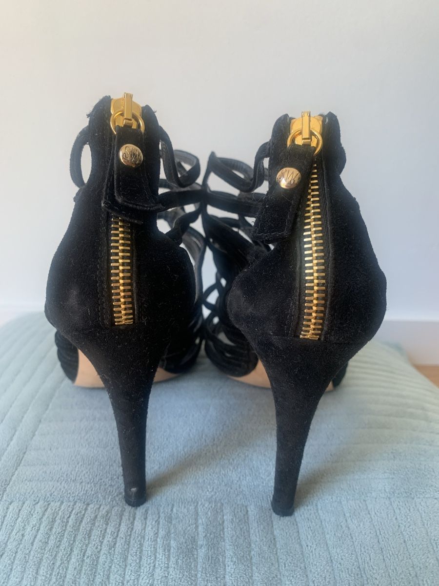 Stuart Weitzman Scarpe da donna: Stuart Weitzman schwarze High Heels aus Wildleder Gr. 38 – Nuovo (secondo la descrizione) da Regensdorf venduto da secondchancefashion 4