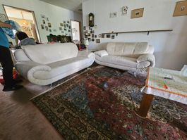 2 Sofas Gratis abzugeben
