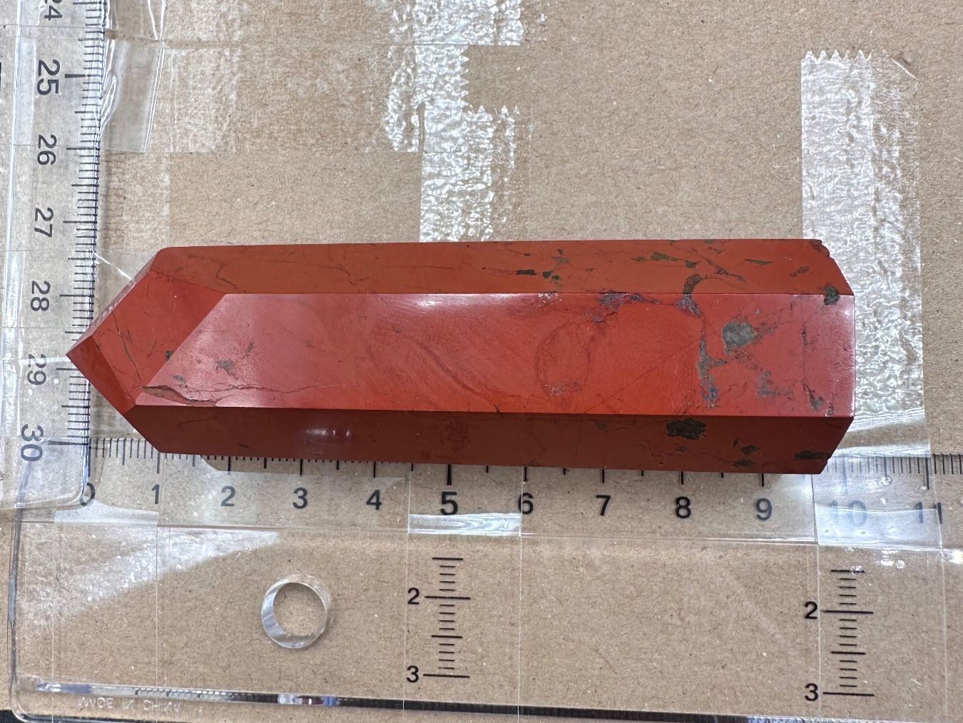 Minerali & Pietre curative: Roter Jaspis Obelisk, Spitze – Nuovo e nell'imballaggio originale da Männedorf venduto da Handschmeichler 2
