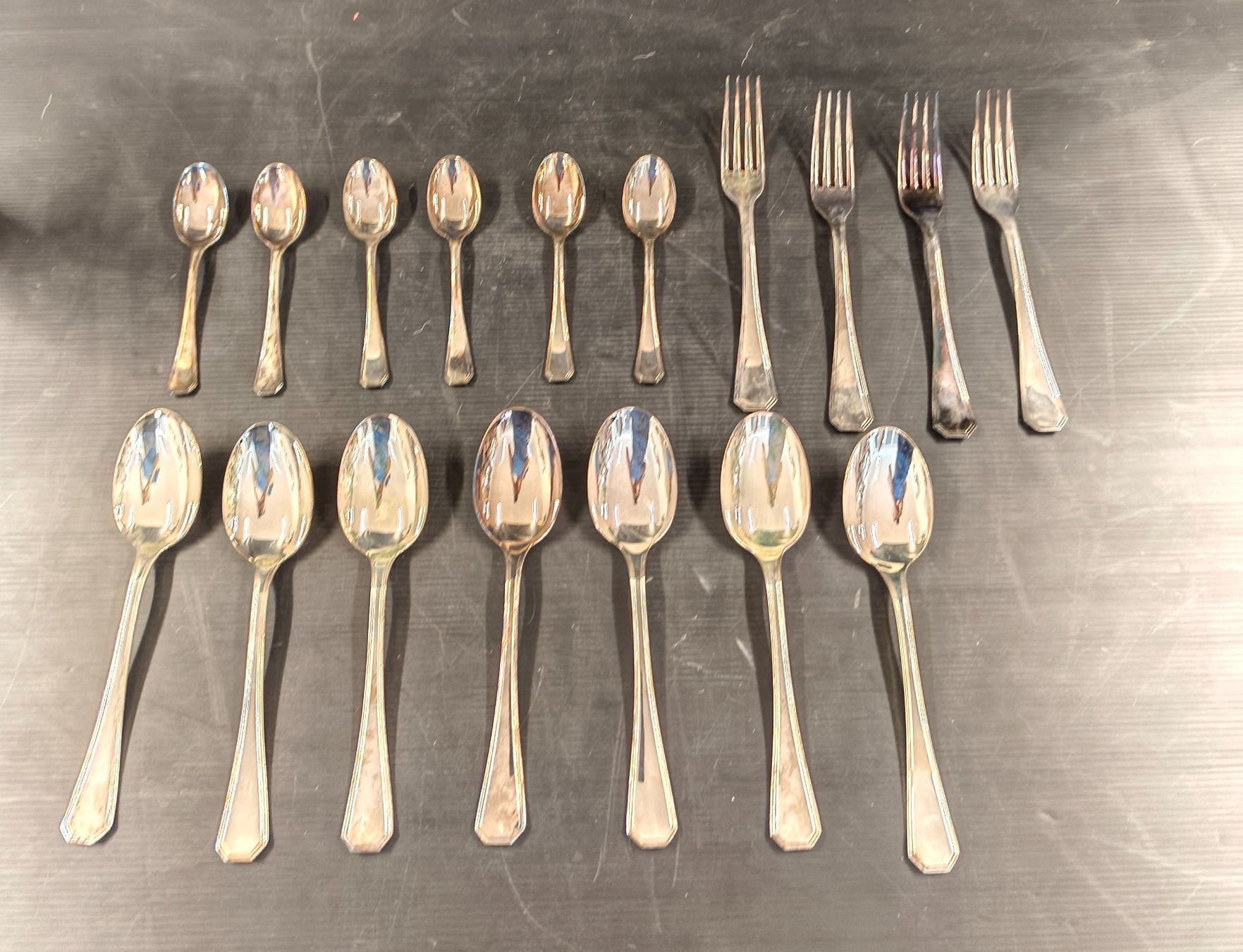 Christofle Bestecksets: Besteckset Christofle versilbert 16-teilig – Gebraucht aus Basel von bk_brockibasel 1