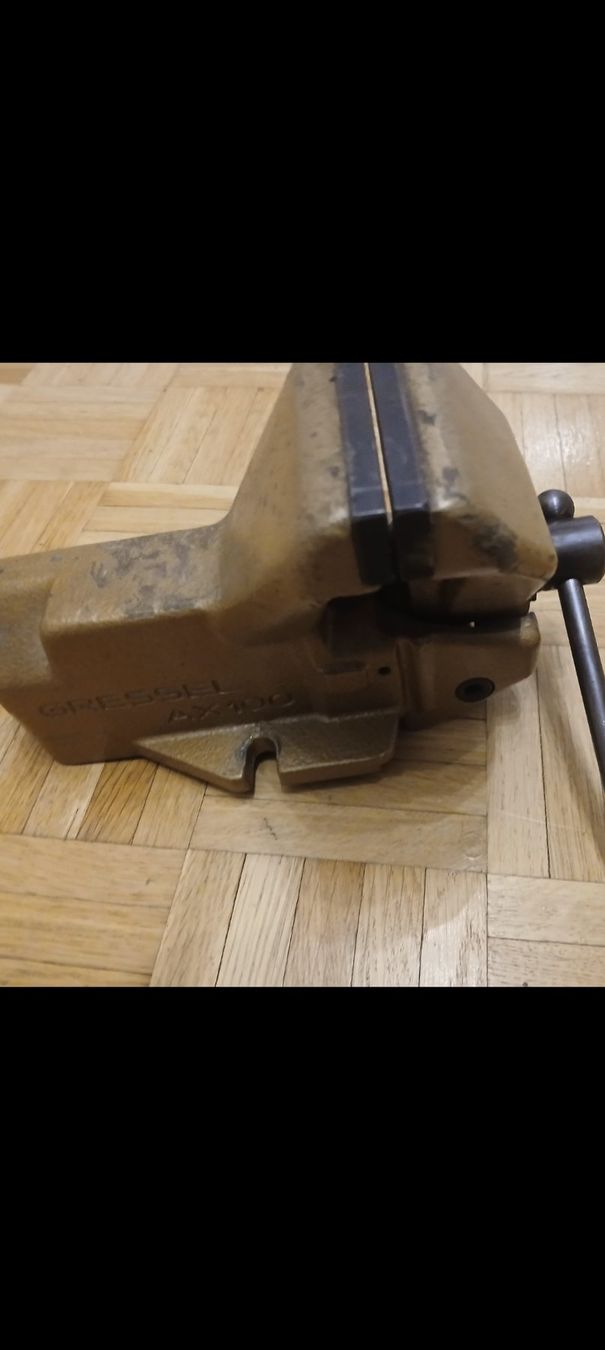 Gressel Tutti gli attrezzi: Gressel AX100 Schraubstock robust & zuverlässig – Usato da Laufen venduto da Abecd 3