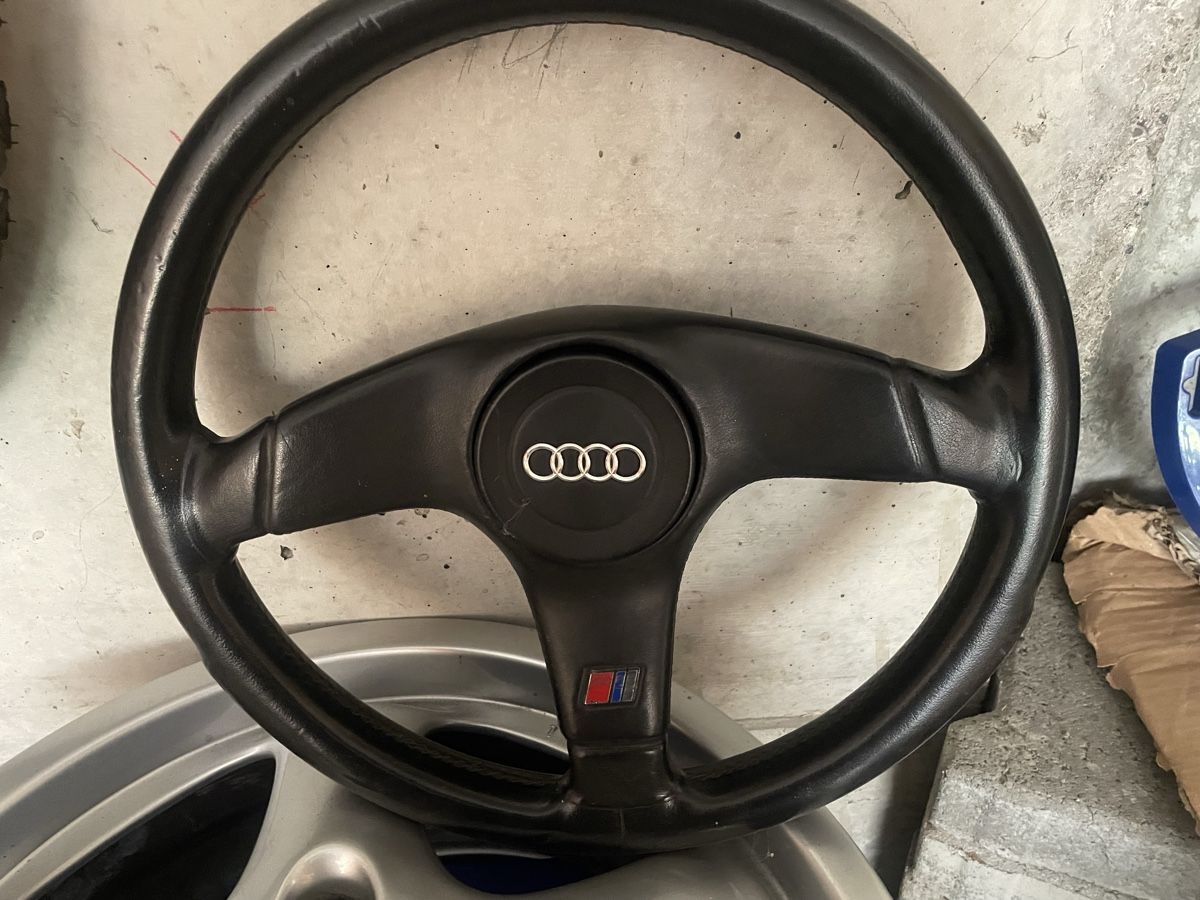 Audi Tutti pezzi di ricambio auto: Original Leder-Sportlenkrad Audi RS2 – Usato da Buchs SG venduto da Tomxxx