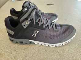 ON Cloudtec Laufschuhe Herren Grau Gr. 43 