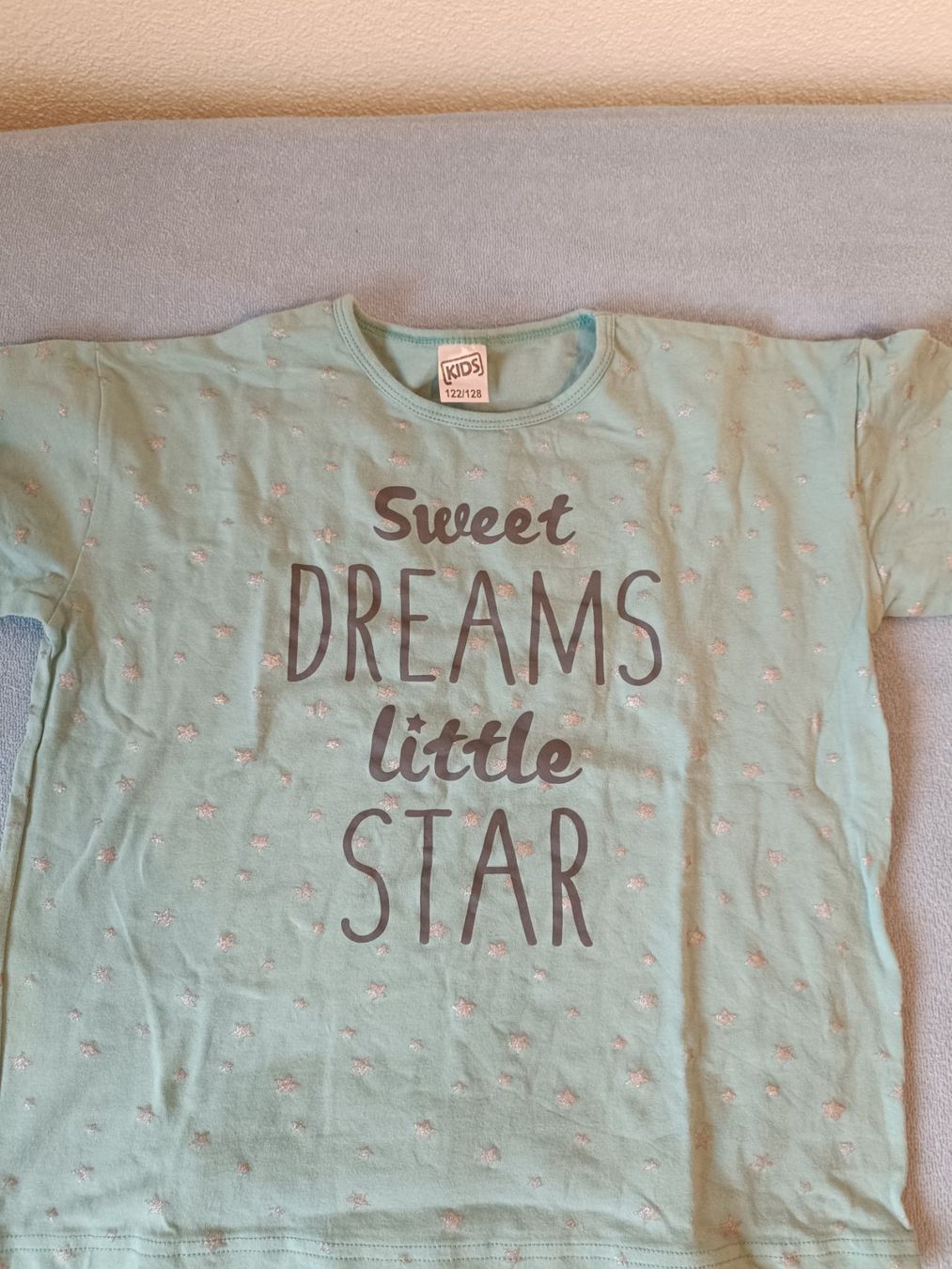Pyjamas & Ähnliches: Neues Pyjama 122/128, Glitzersterne – Neu (gemäss Beschreibung) aus Wohlen AG von Fabe3 1