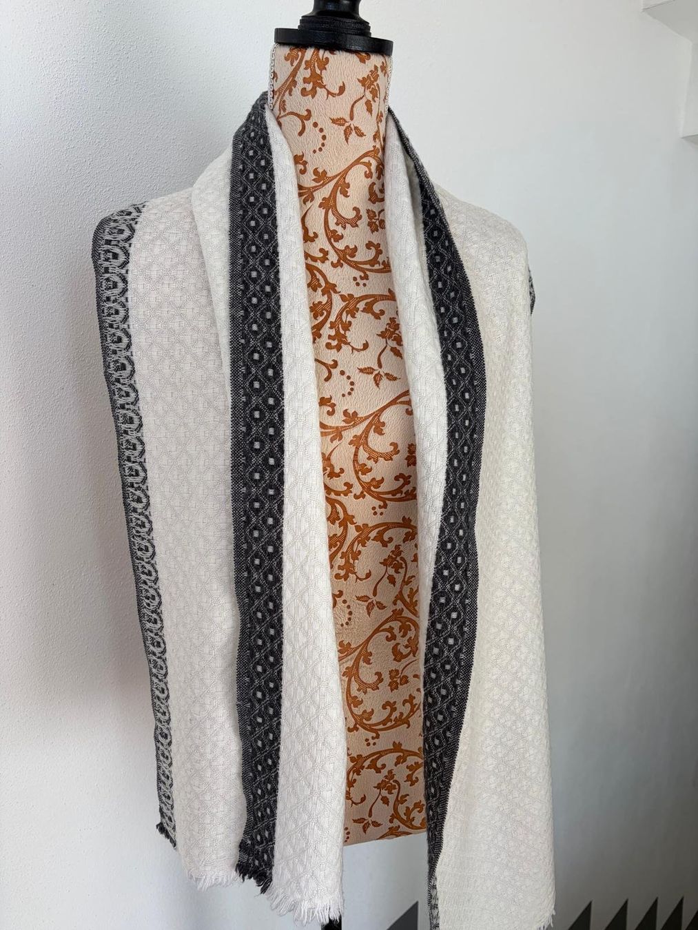 Foulard & Sciarpe: CACHEMIRE sciarpa 100% – Nuovo (secondo la descrizione) da Arzo venduto da Mima70 1