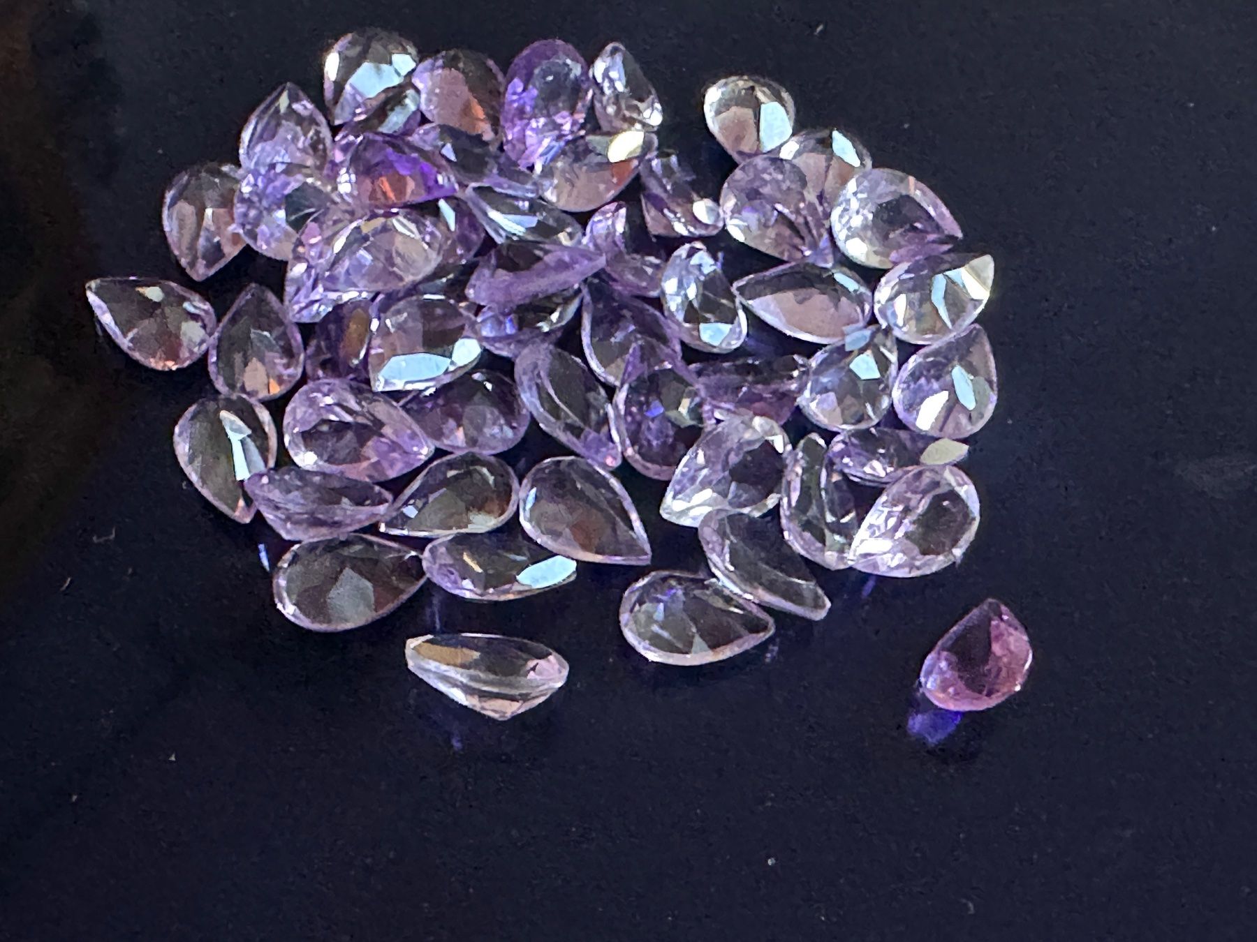Fossiles: 2 Stück Amethyst Pear 9 x6 mm – Neuf (Voir description) à Langenthal par Seelenfreunde 2