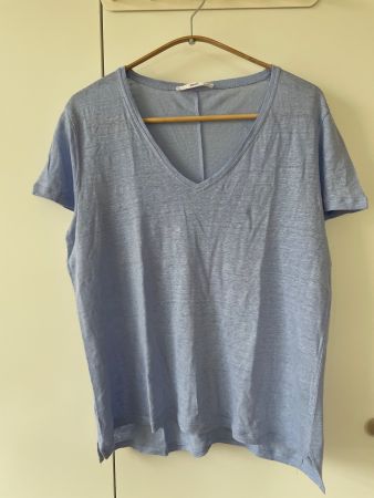 Mango (MNG) Leinen-T-Shirt mit V-Ausschnitt – Blau (Gr. L)