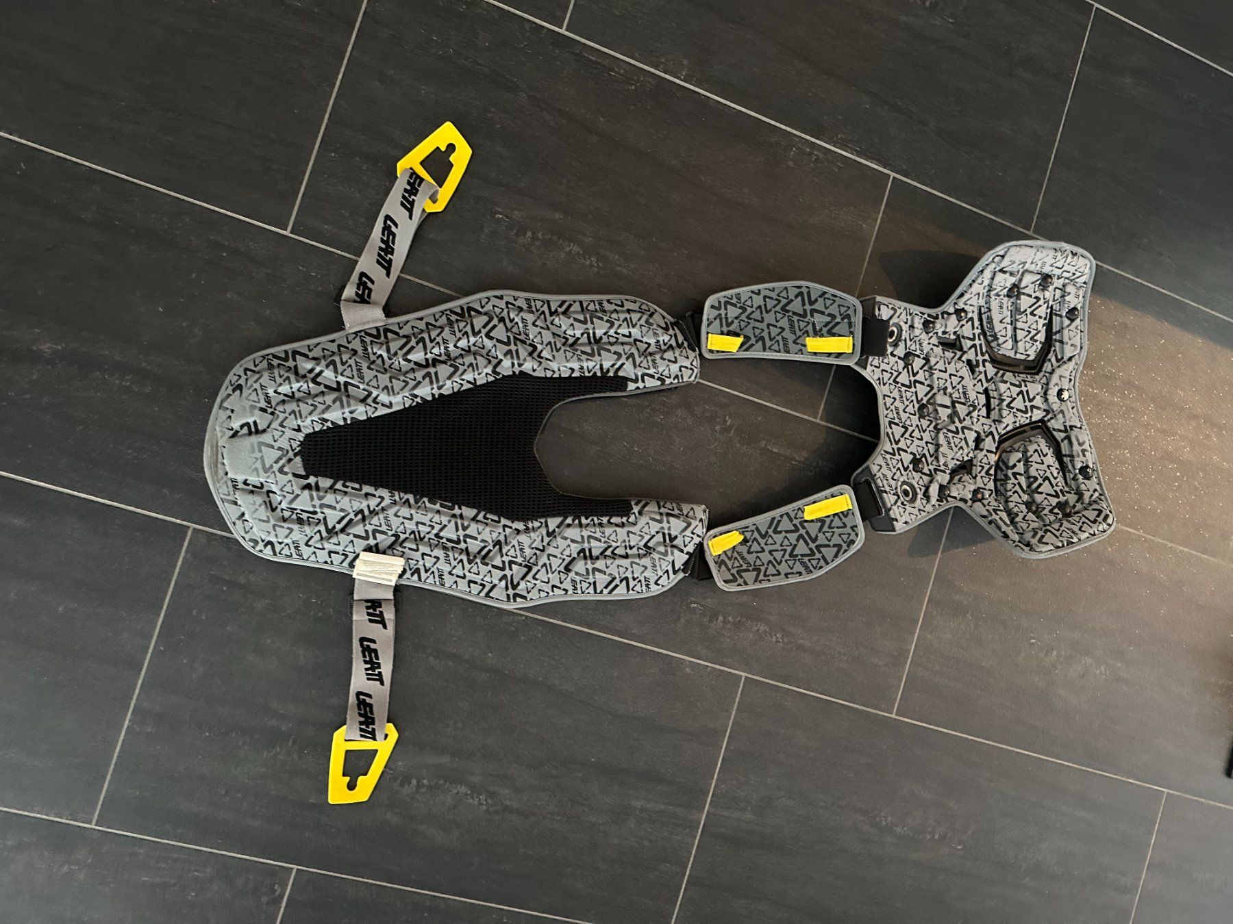 Leatt Protezioni & Imbottiture: Leat protection vest – Usato da Dallenwil venduto da ZD2019 3