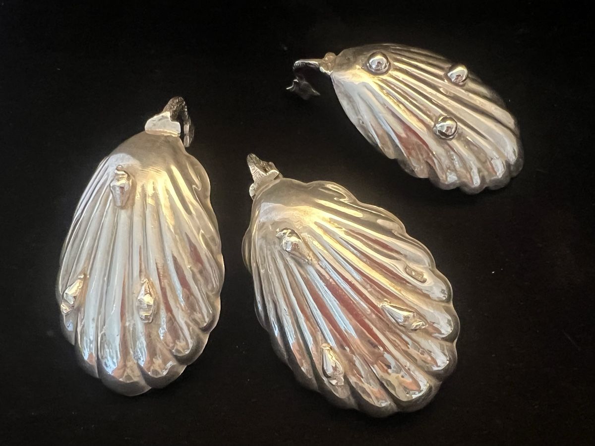 Tutte le decorazioni: 3 coupelles forme coquille Saint-Jacques anse poisson argent – Usato da Genève venduto da DELIRBEADS 4