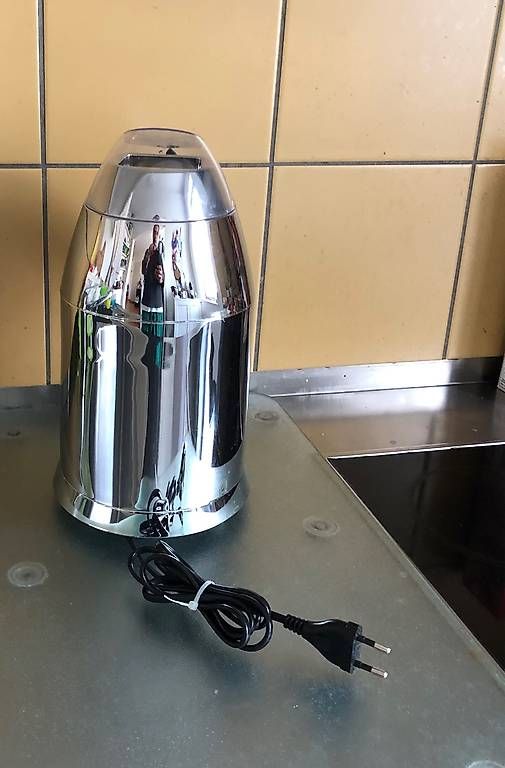 Appareils de cuisine: Petra Eiscrusher elektrisch  – D'occasion à Volketswil par Ahot 1