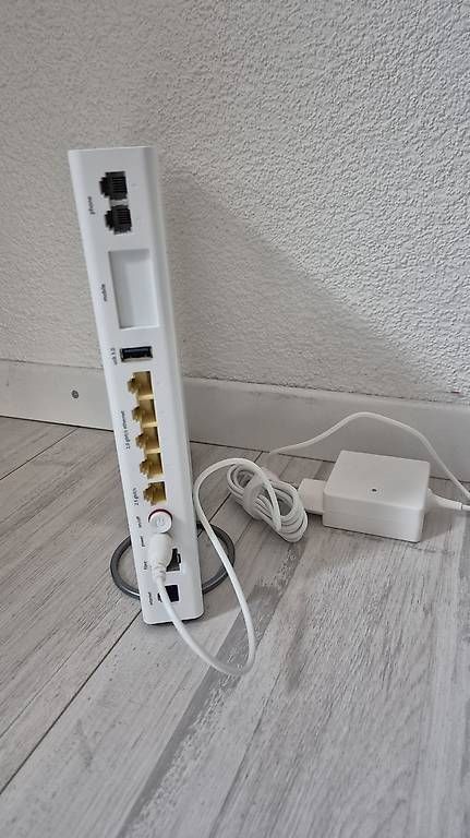 Modems & Routeurs: Swisscom Internet Box 3 – D'occasion à Unterentfelden par Laric26 1