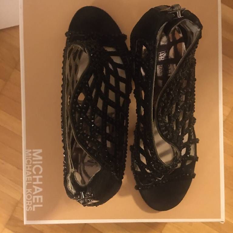 Scarpe da donna: Sandali neri con pietre Michael Kors – Usato da Jona venduto da sen_vd8v 2