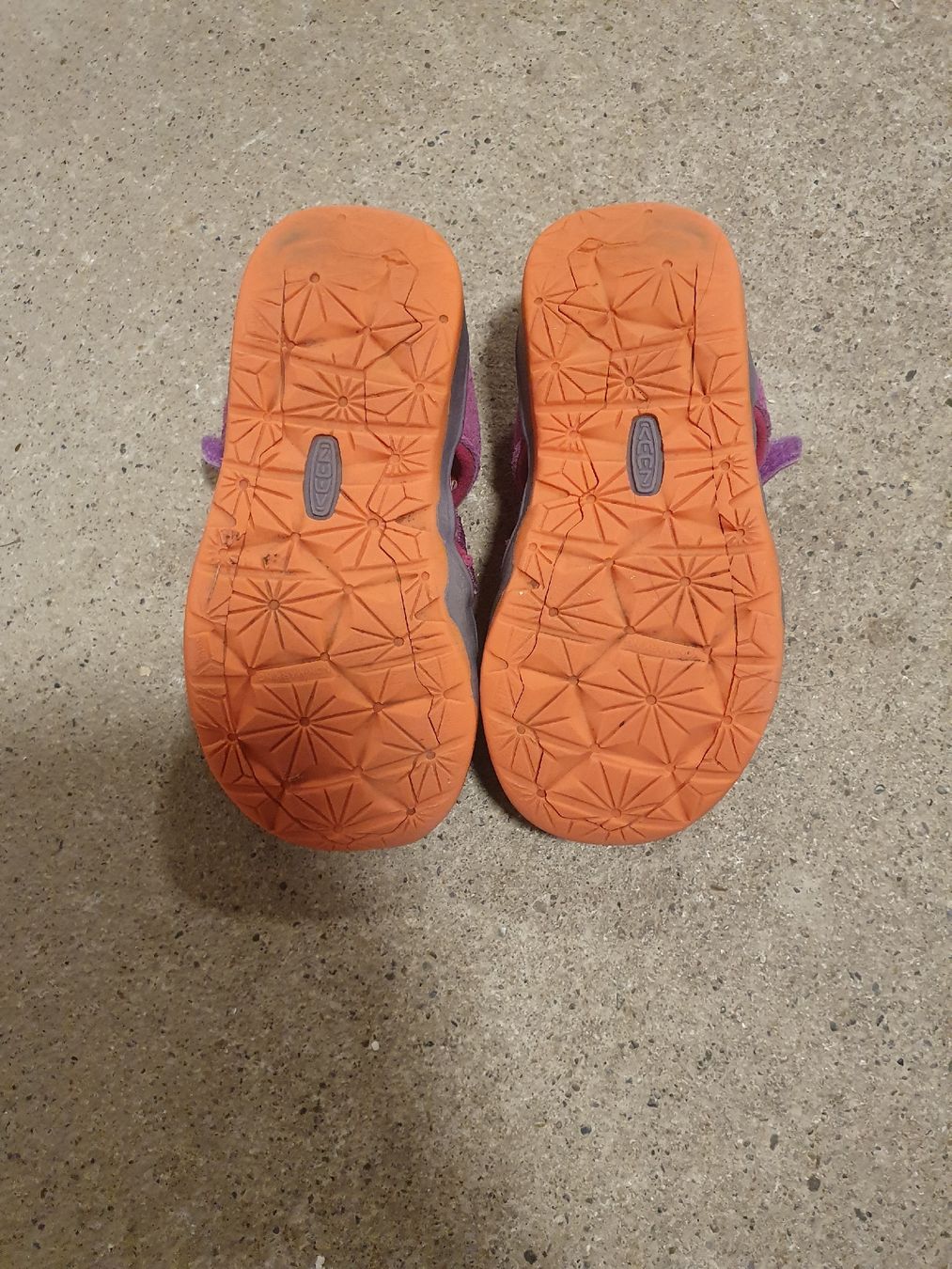 Keen Scarpe per ragazzi: Keen pink sandals – Usato da Sirnach venduto da eftix 1