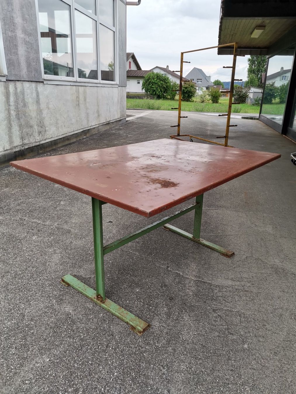 Tavoli: Vintage Gartentisch, Metallgartentisch, Tisch, Eisentisch – Usato da Wiedlisbach venduto da Kreislaufmaterial 1