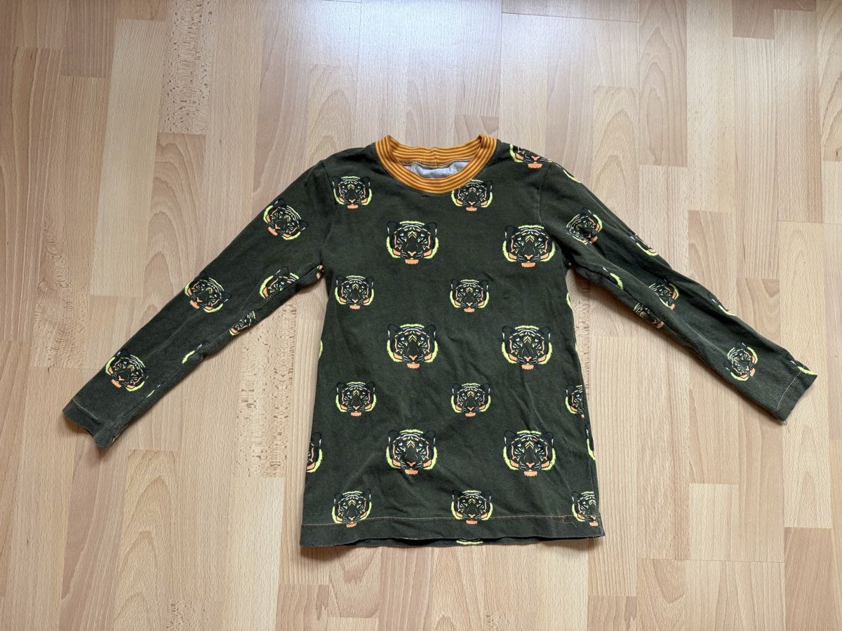 Pulls et sweat-shirts: Handmade Pullover Gr.134 – D'occasion à Kappelen par nicole.vaucher