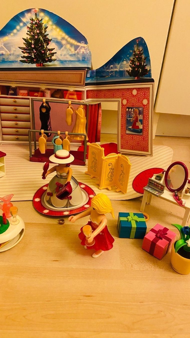 Playmobil Spielzeuge: Playmobil Adventskalender Ankleidespass – Gebraucht aus Dietlikon von Ss11 1