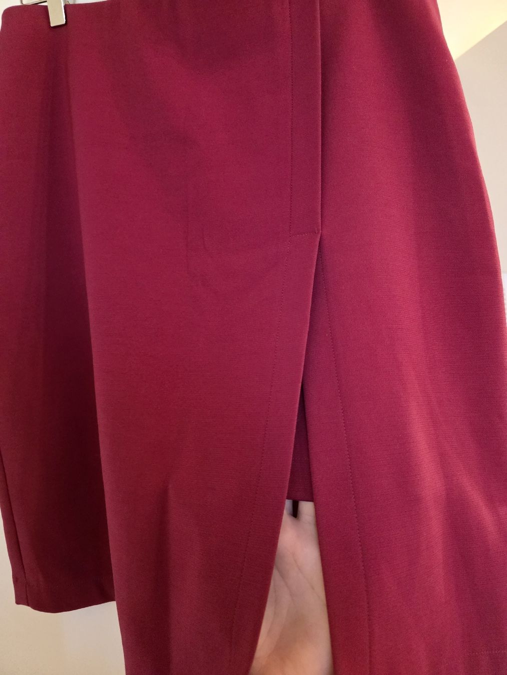 Gonne: Jupe BCBG Maxazria bordeaux - taille 12 / L – Usato da Perly venduto da dayna_46 2
