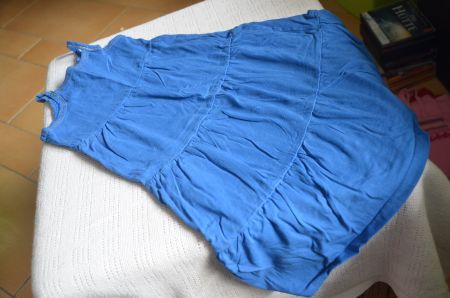 TAILLE 98 - JOLIE ROBE