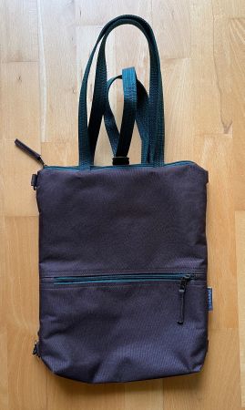 Wandelbarer Wasserdichter Rucksack / Crossbody Bag