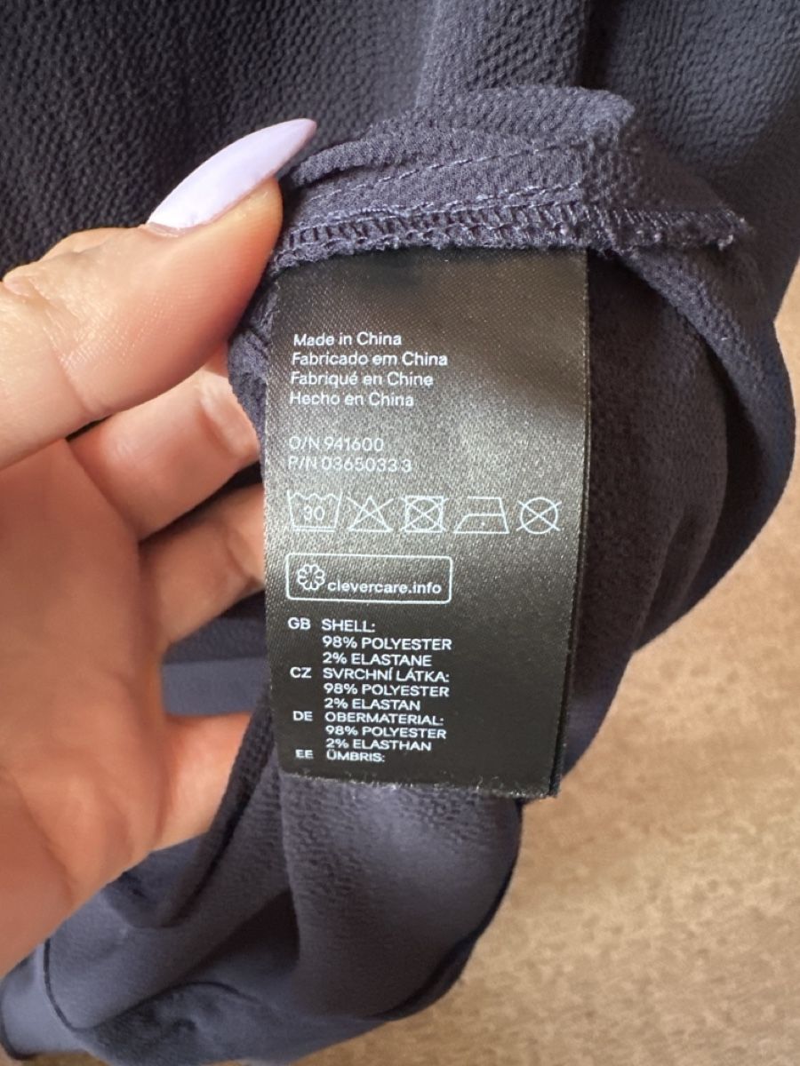 H&M Blusen: Elegante H&M Bluse Grösse 34 dunkelblau – Gebraucht aus Buchs AG von tifena 2