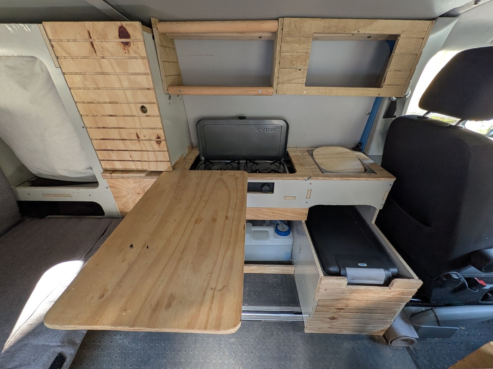 VW Veicoli commerciali: VW T5 4Motion Camper | Offroad + Alltag oder Lieferwagen – Usato da Bern venduto da BeteranoMarket 7