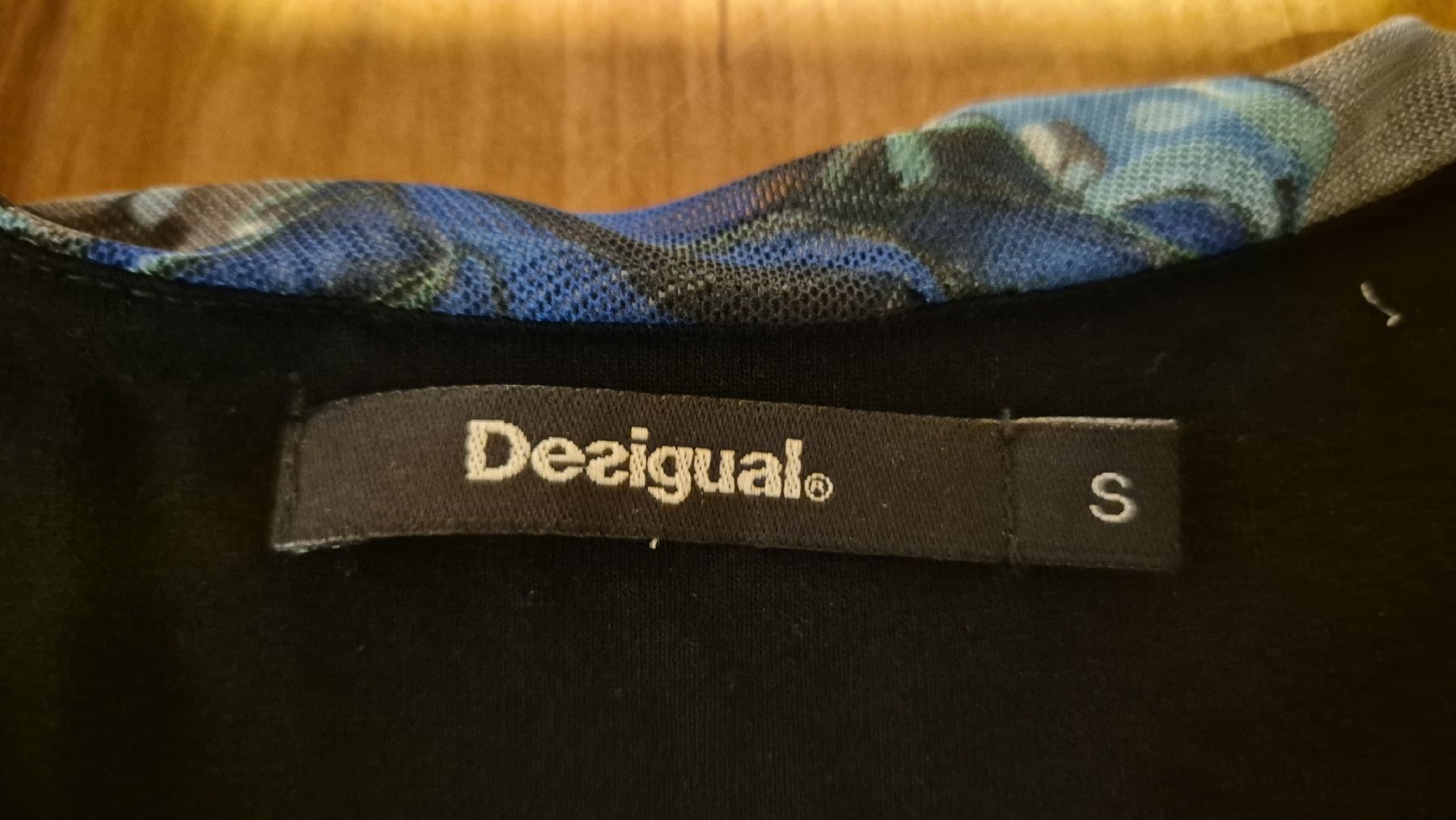 Desigual Vestiti: Desigual Underwater Gr. S – Usato da Schmiedrued venduto da Mymouse 4