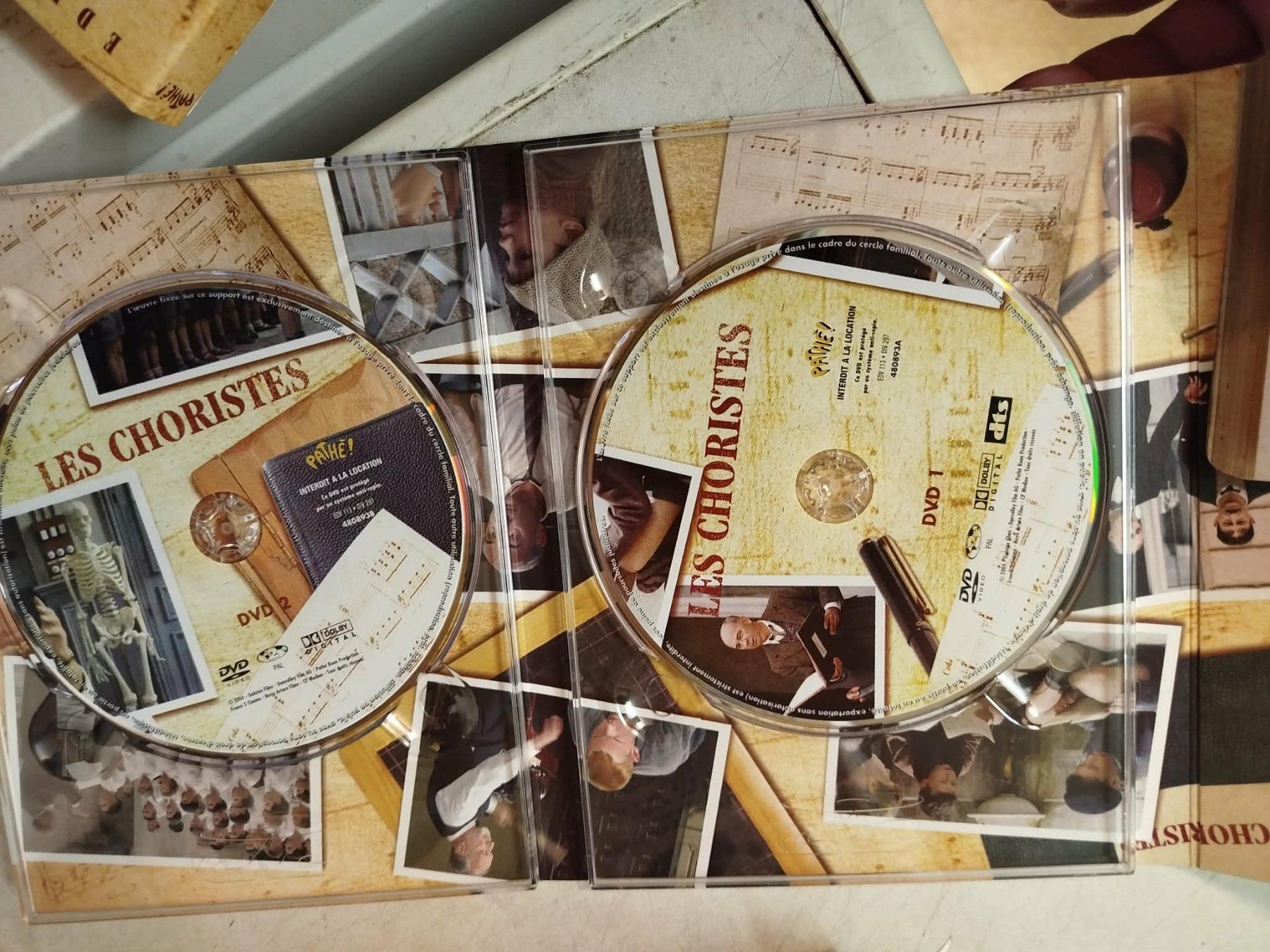 Tutti i DVDs: DVD Les Choristes - Coffret prestige – Usato da La Chaux-de-Fonds venduto da Emmaus2300CDF 5