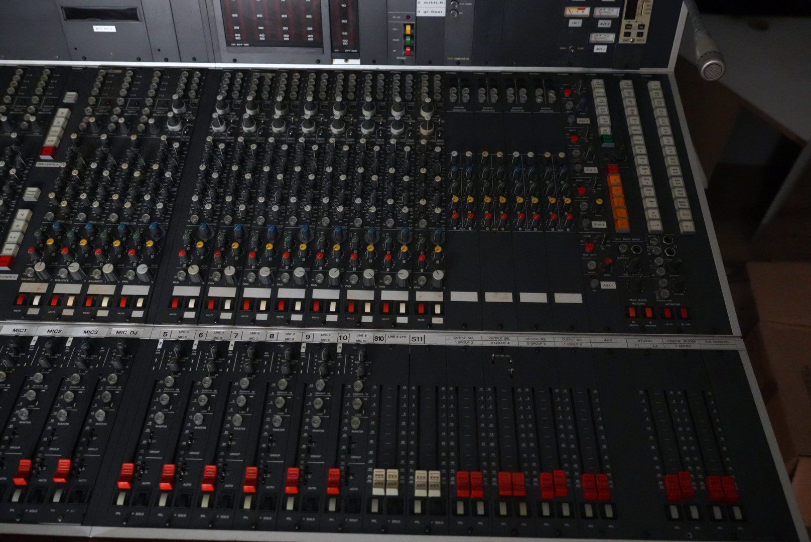 Studer Console di mixaggio: Studer 900 – Studio-Pult – Usato da Vielbringen Worb venduto da ost_fls6 2