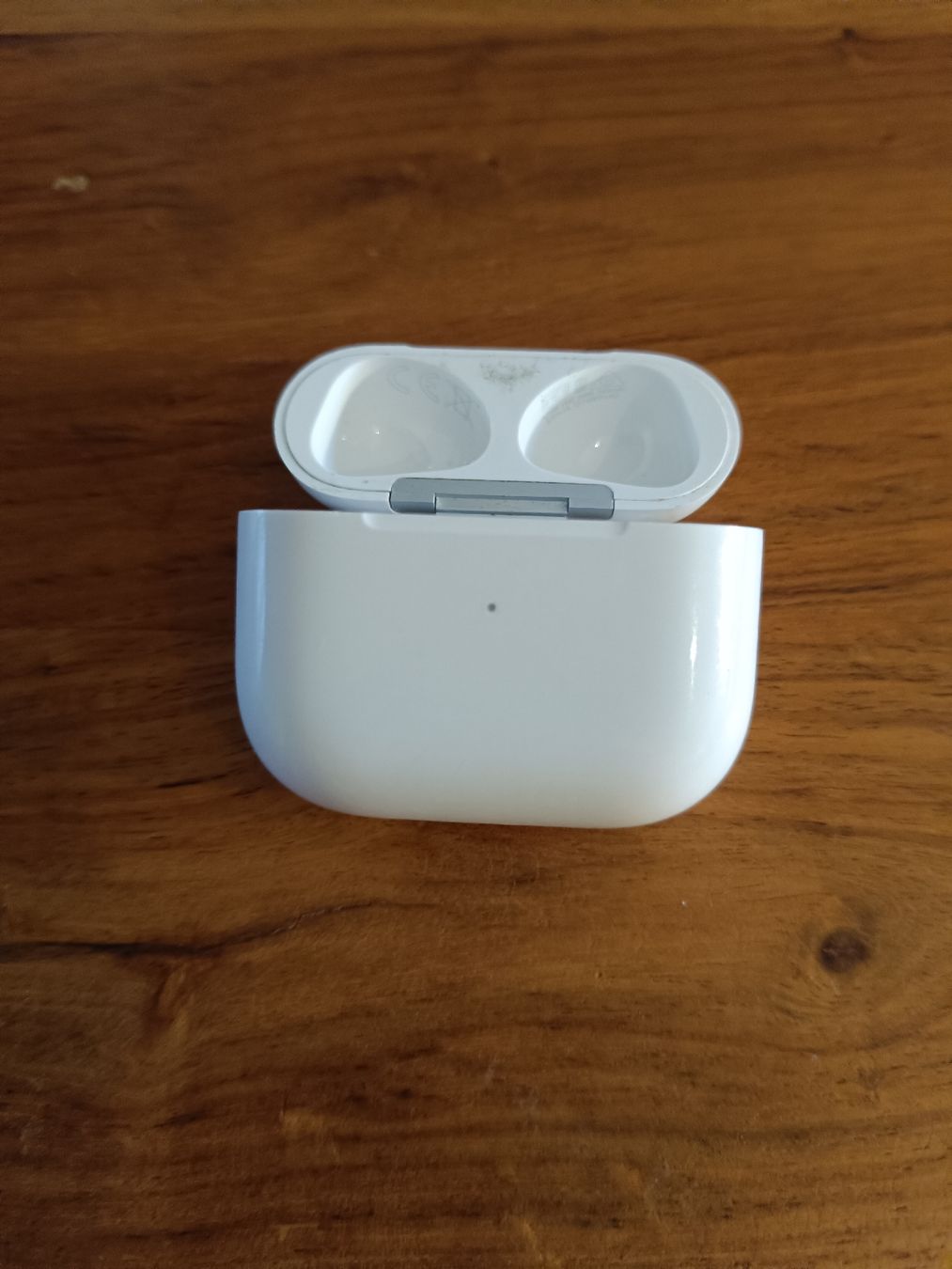Apple Ladegerät: AirPods 3 Wireless Ladecase – Gebraucht aus Wallisellen von carla2309 3