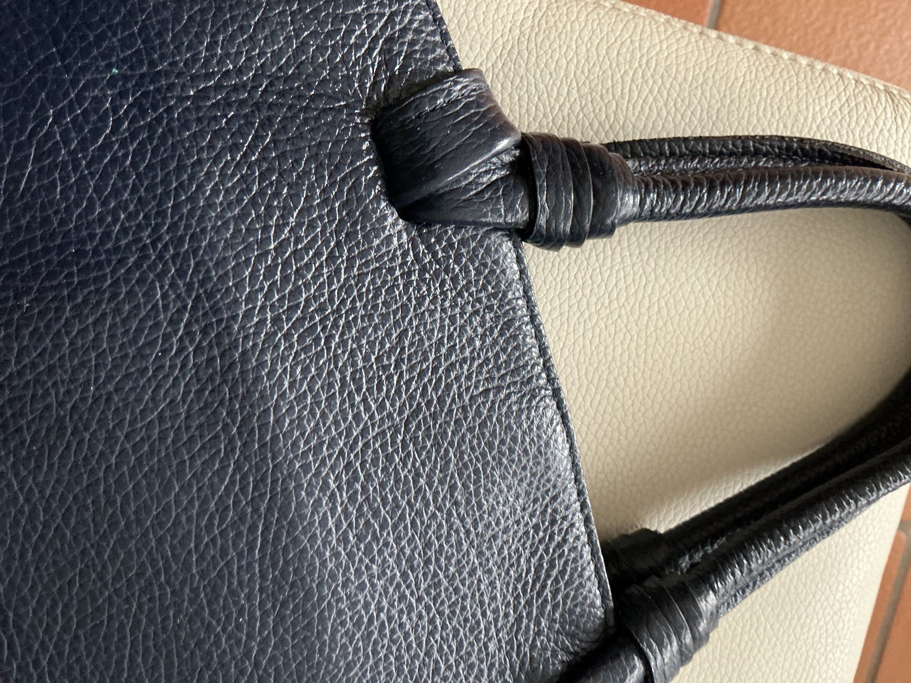 Borse da donna: Leder Tasche dunkel blau – Usato da Wettingen venduto da Andres54 4