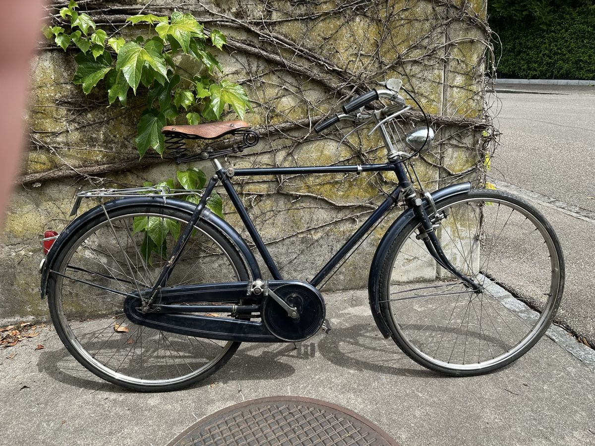 Vélos: Oldtimer Herrenvelo ca. 1950 in dunkelblau – D'occasion à Binningen par Globe_21