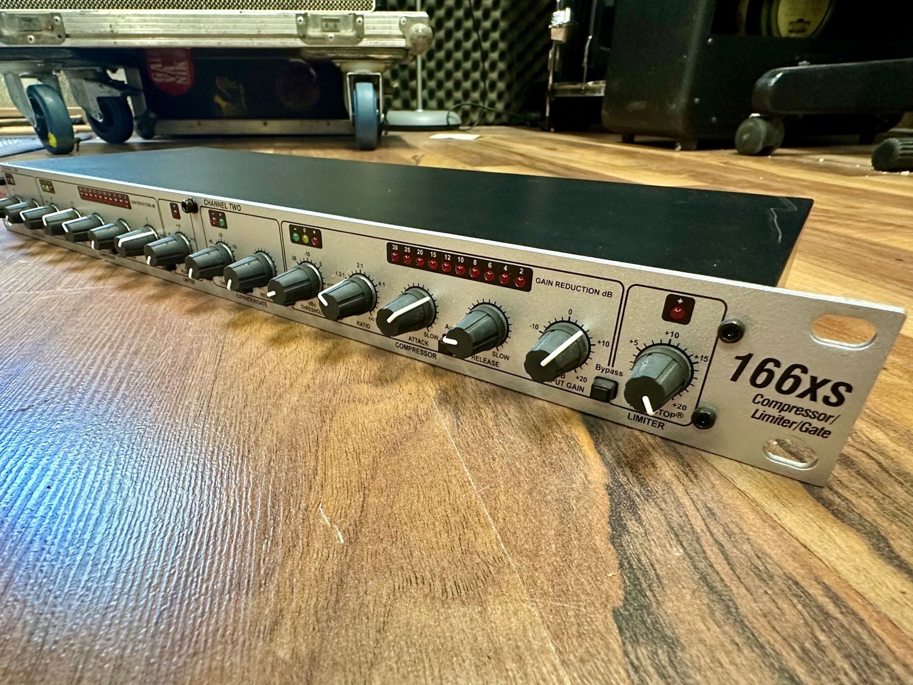 Dbx Egaliseurs: DBX 166xs Compressor/Limiter/Gate – D'occasion à Zug par Keptnace 2