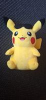 Titel: Pikachu Plüschtier 35 cm mit Sonnenbrille